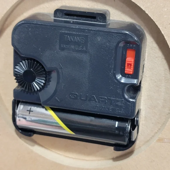 Toronto Blue Jays Baseball MLB Collectables Set Bear, Vintage Wall Clock & Book - Picture 5 of 17